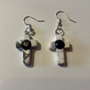 NWOT Church Cross Onyx Crystals Gift Stone Earrings